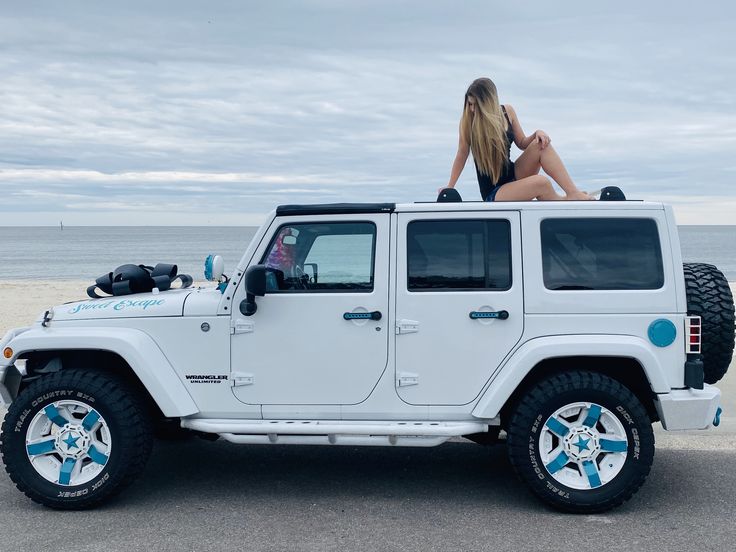 Just a Girl Who Loves Jeeps and The Beach" T-Shirt – A Symbol of Freedom and Passion